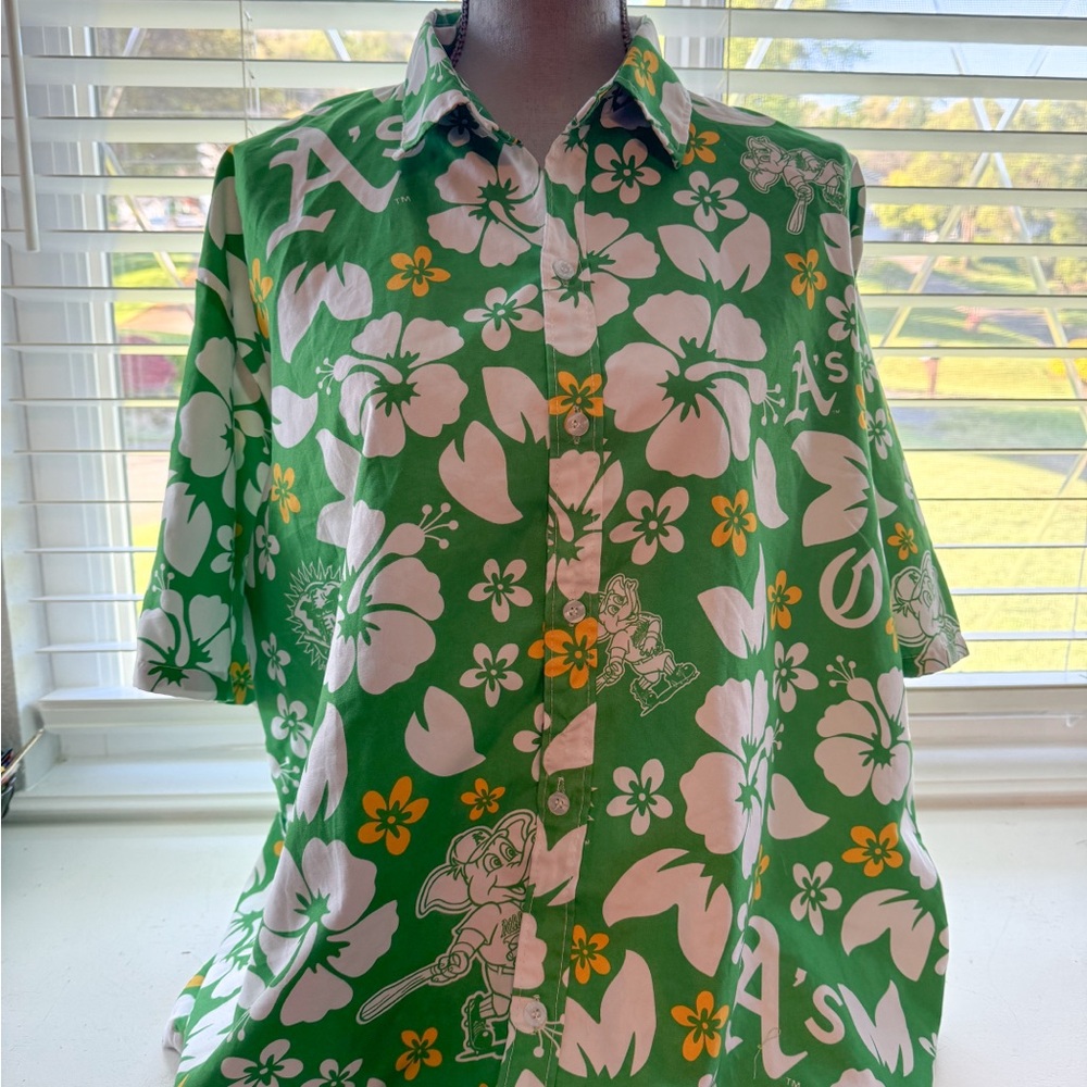 Oakland A’s Hawaiian Shirt Size XL